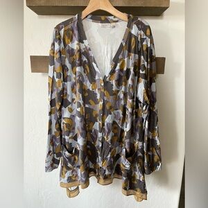 LOGO by Lori Goldstein| Super Soft printed button front knit cardigan/blouse••XL